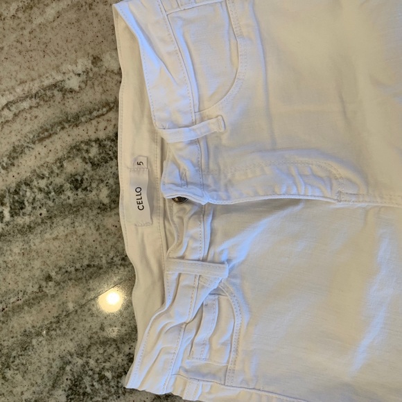 White pants - Picture 4 of 5